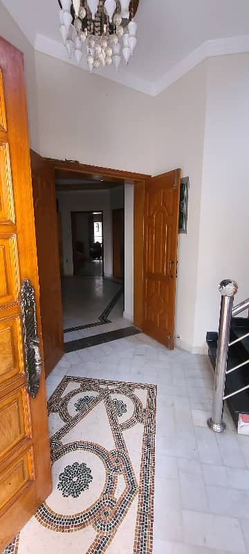 10 Marla House For Sale In Sukh Chayn Gardens Lahore 3