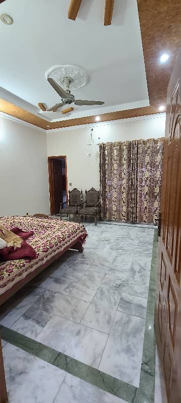10 Marla House For Sale In Sukh Chayn Gardens Lahore 6