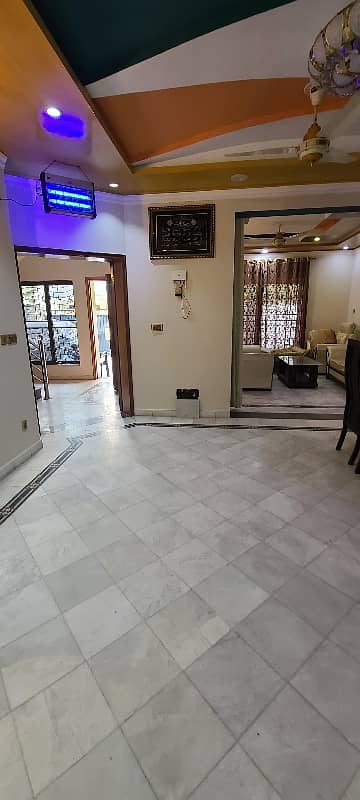 10 Marla House For Sale In Sukh Chayn Gardens Lahore 12