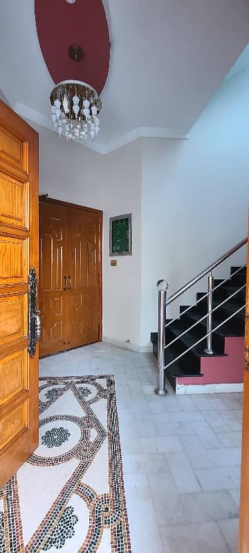 10 Marla House For Sale In Sukh Chayn Gardens Lahore 14