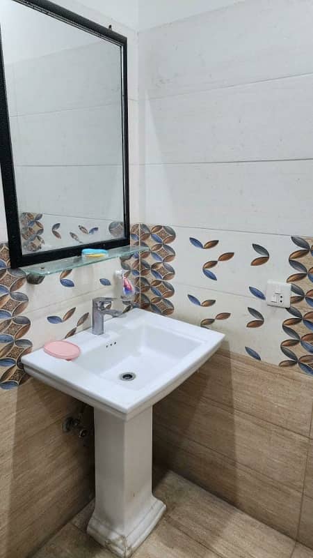 10 Marla Old House For Sale 8