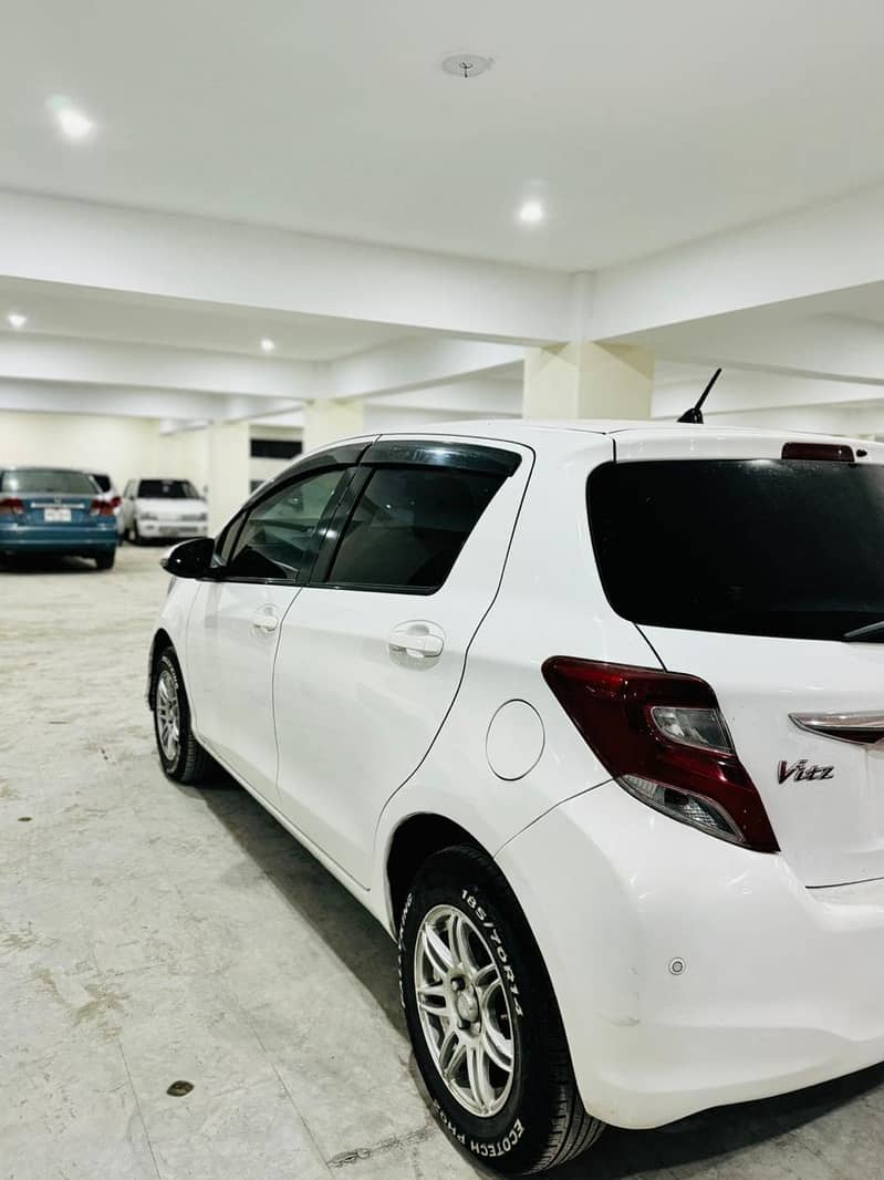 Toyota Vitz 2014 4