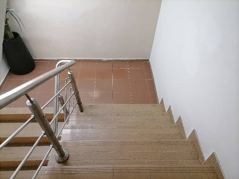 Get A 5 Marla Flat For Rent In Askari 11 - Sector C 21
