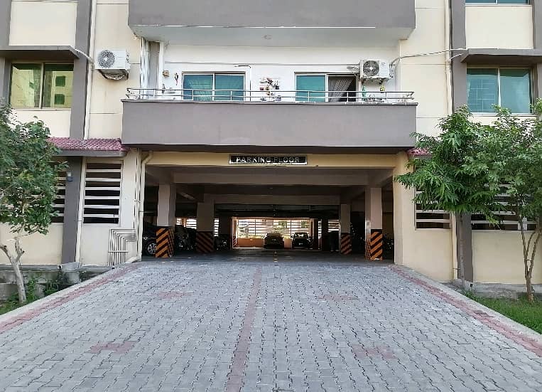 10 Marla Flat For Sale In Askari 11 - Sector B Lahore 0