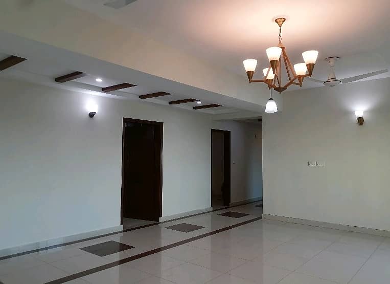 10 Marla Flat For Sale In Askari 11 - Sector B Lahore 4
