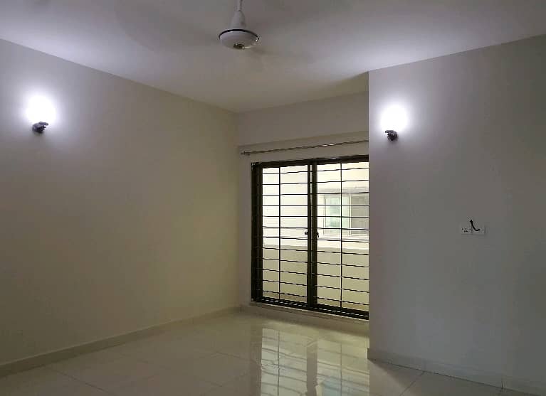10 Marla Flat For Sale In Askari 11 - Sector B Lahore 10