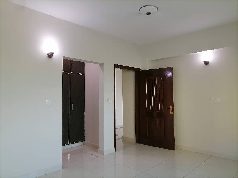 10 Marla Flat For Sale In Askari 11 - Sector B Lahore 20
