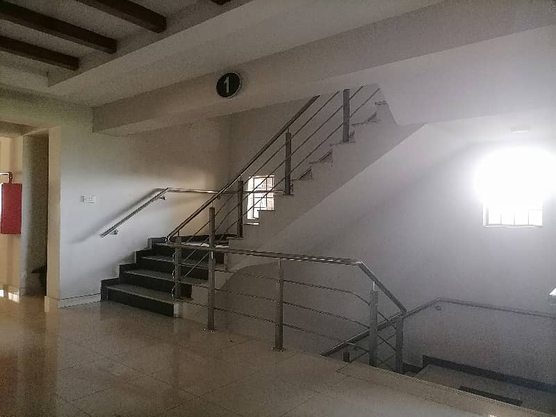 10 Marla Flat For Sale In Askari 11 - Sector B Lahore 25