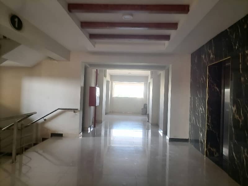 10 Marla Flat For Sale In Askari 11 - Sector B Lahore 27