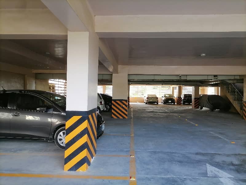 10 Marla Flat For Sale In Askari 11 - Sector B Lahore 29