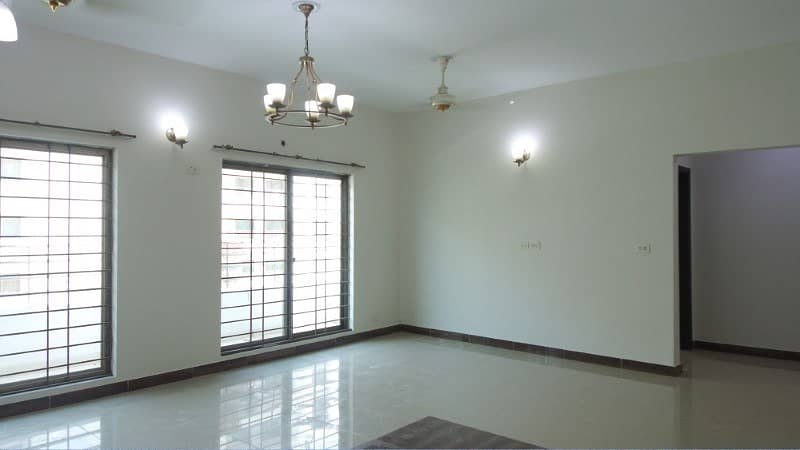 A 10 Marla Flat Is Up For Grabs In Askari 8
