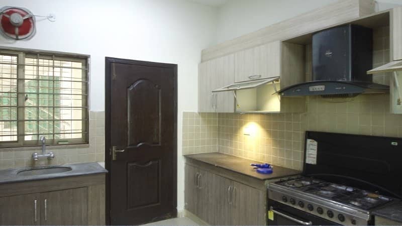 A 10 Marla Flat Is Up For Grabs In Askari 14