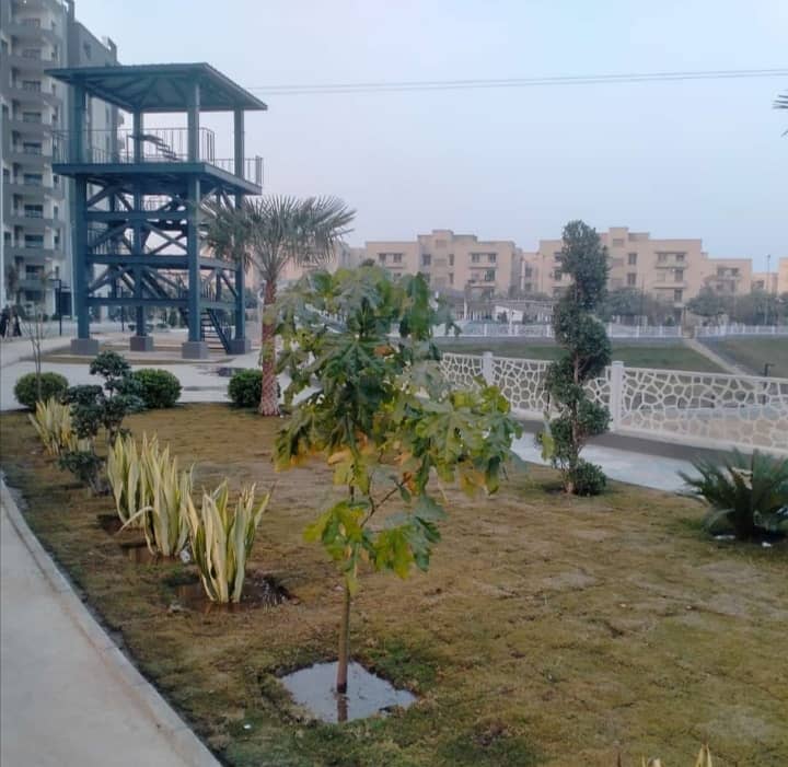 10 Marla Flat Is Available In Affordable Price In Askari 11 - Sector D 16