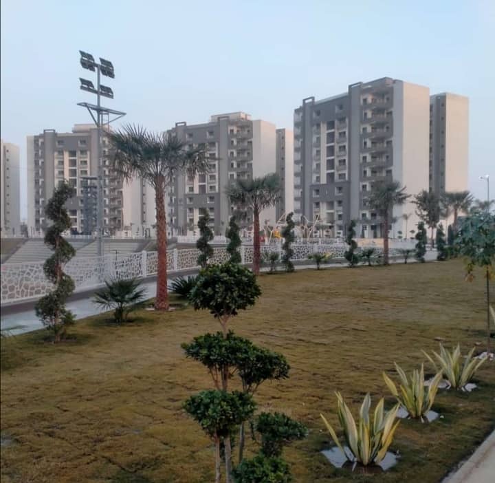 10 Marla Flat Is Available In Affordable Price In Askari 11 - Sector D 17