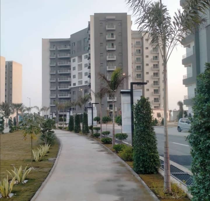 10 Marla Flat Is Available In Affordable Price In Askari 11 - Sector D 19