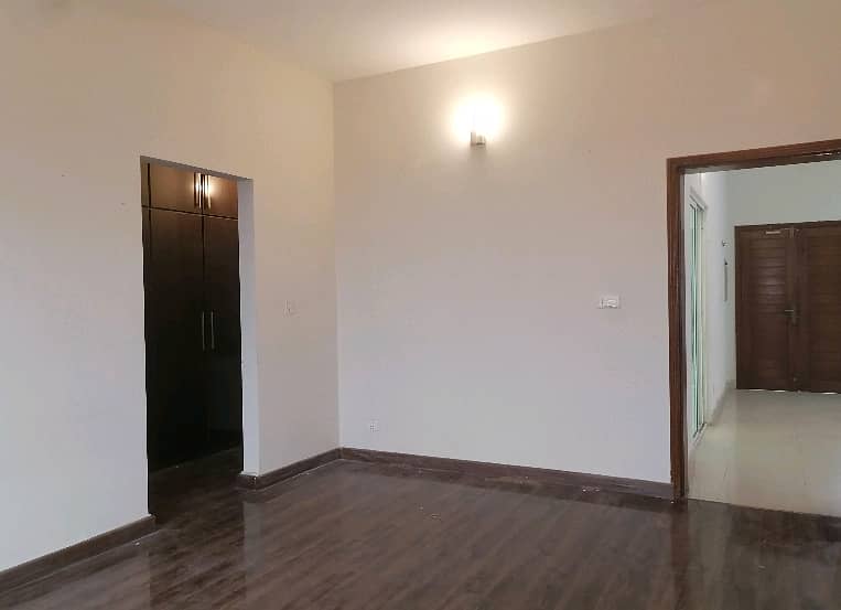 Reserve A Facing Park House Of 14 Marla Now In Askari 11 - Sector A 16