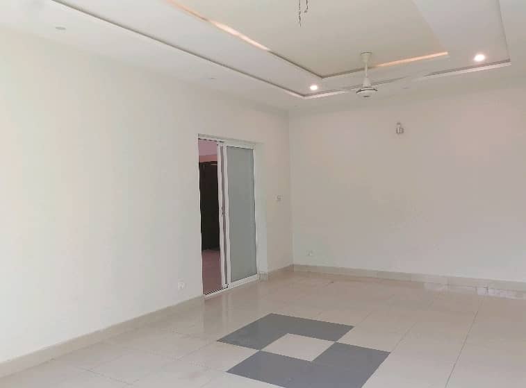 Ideal 10 Marla House Has Landed On Market In Askari 11 - Sector A, Lahore 8
