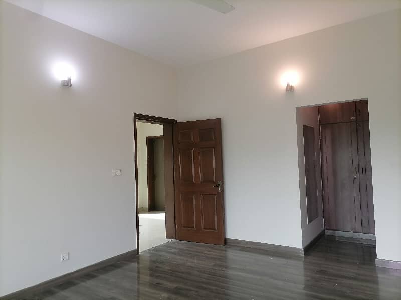 Ideal 10 Marla House Has Landed On Market In Askari 11 - Sector A, Lahore 16