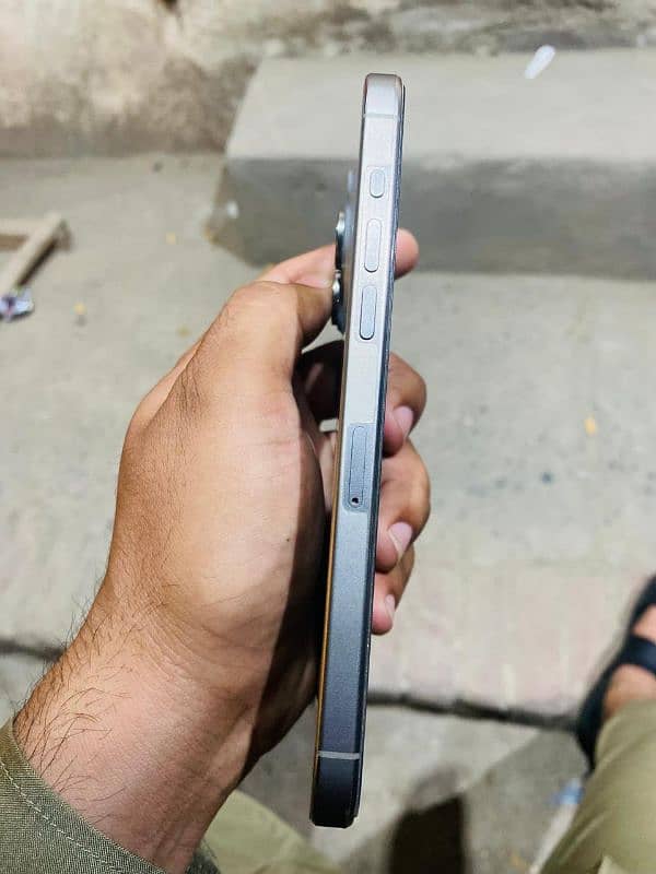 Iphone 15 pro max  non pta water pack 3