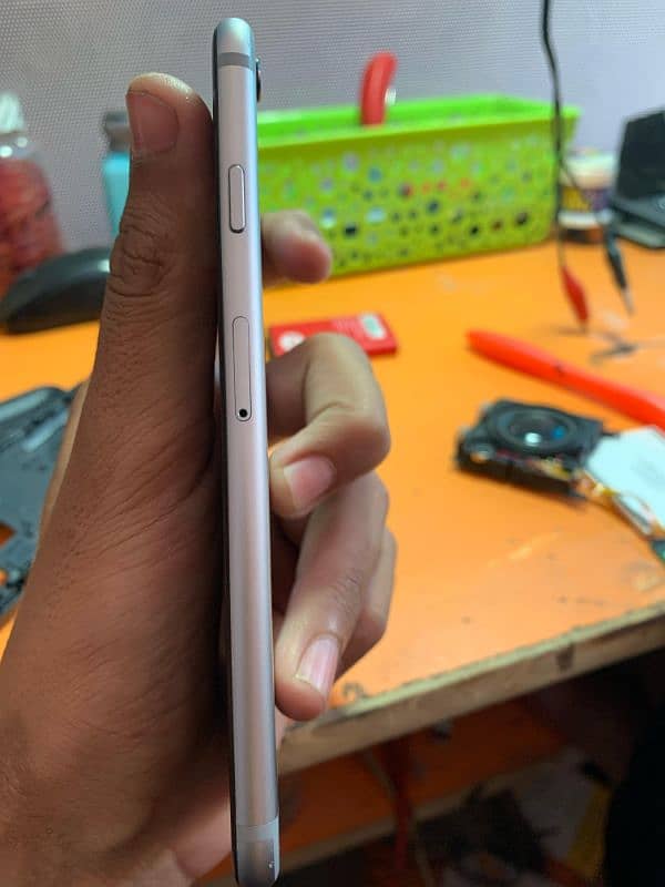 iphone 6 /32 gb totally jenwan condition 10/10 1