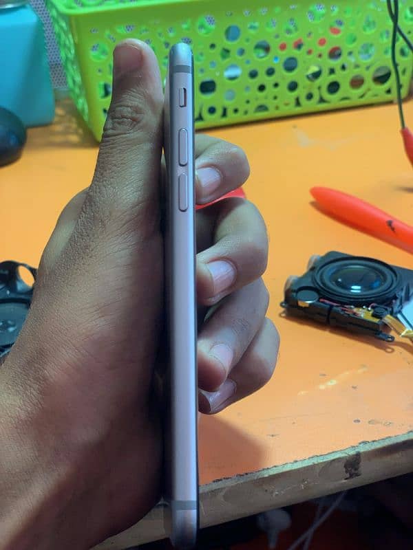 iphone 6 /32 gb totally jenwan condition 10/10 5