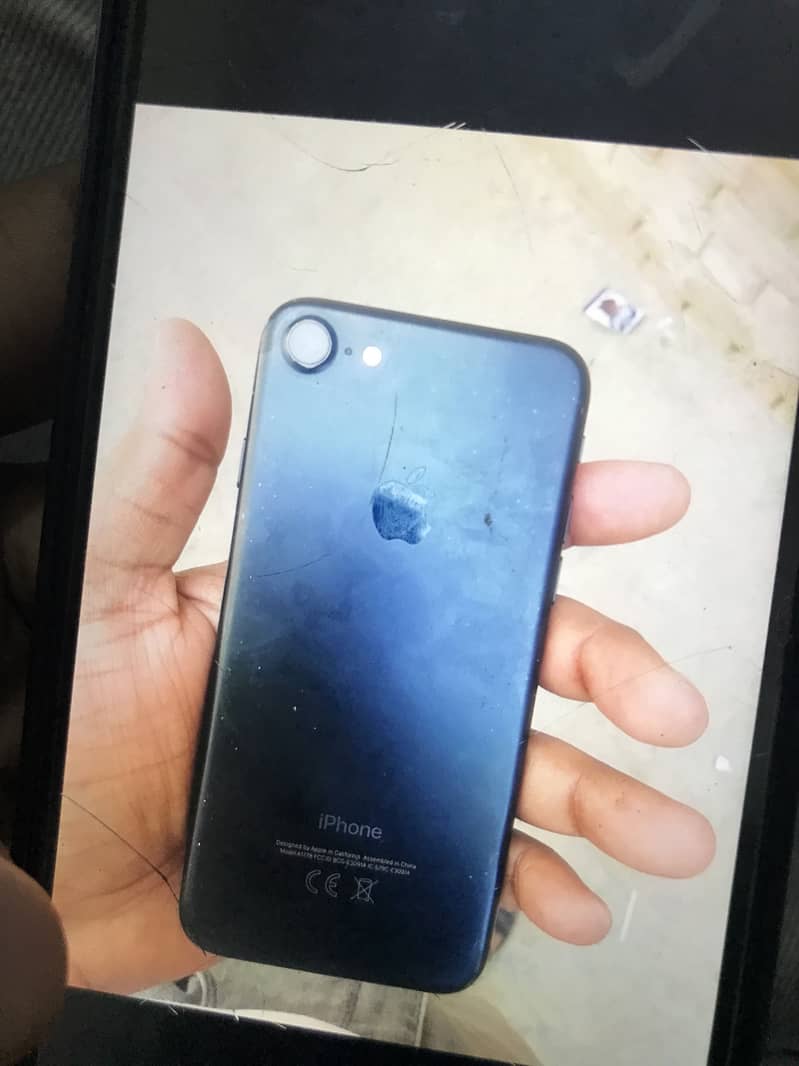 iPhone 7 32GB PTA APPROVED CONDITION SEE IN PICS 4