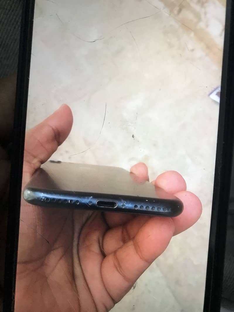 iPhone 7 32GB PTA APPROVED CONDITION SEE IN PICS 7