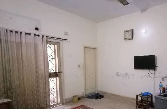 10 Marla House Is Available In Allama Iqbal Town - Nishtar Block 2