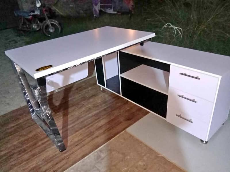 office chair/Computer desk /Staff Table /Study Chairs/revolving chai 1