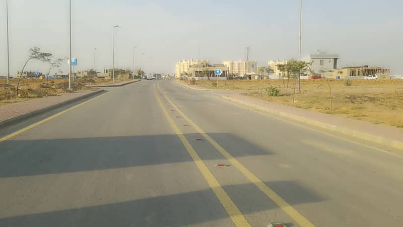 272sq yd plot in Precicnt-6 FOR SALE. Most developing precicnt of BTK near Bahria Heights 10
