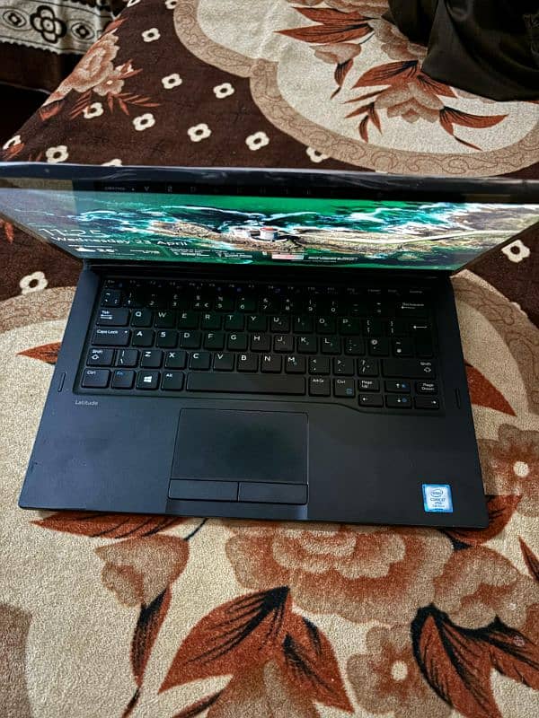 Dell laptop core I7 7 latitude 7600 5