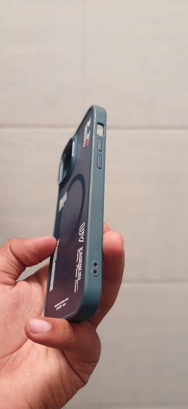 Iphone 12 magsafe cover only 4 day use 2
