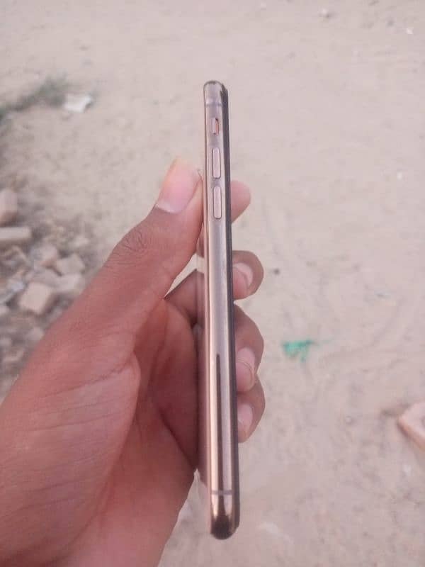 iPhone XS 64GB battery 96 10 by 10 3