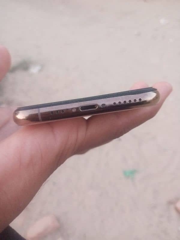 iPhone XS 64GB battery 96 10 by 10 4
