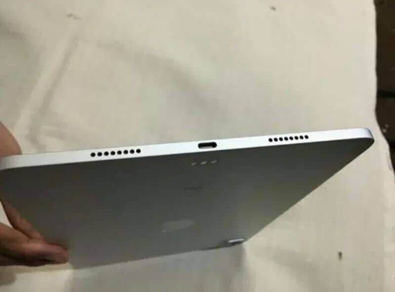 I pad pro M1 chip set 3rd Generation 4