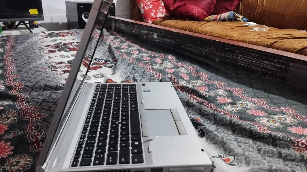 Hp EliteBook 8570p Core i7 3rd Gen 8GB Ram 128 GB SSD 7