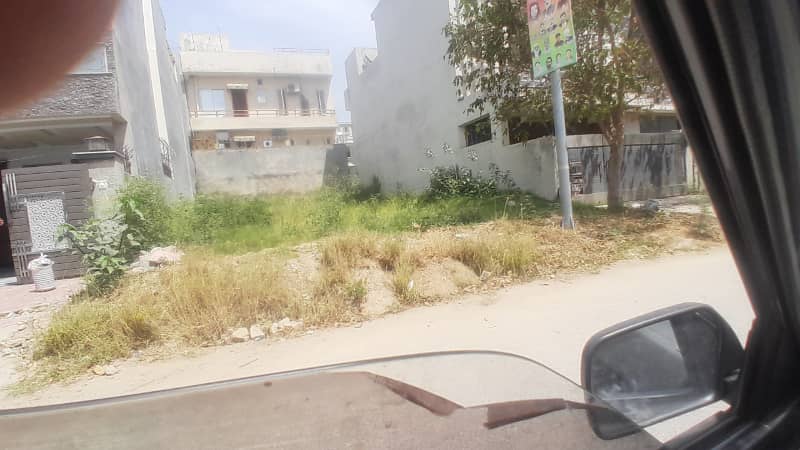 Builders location plot for sale in street 200 0
