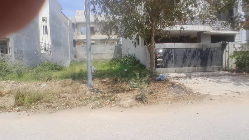 Builders location plot for sale in street 200 4