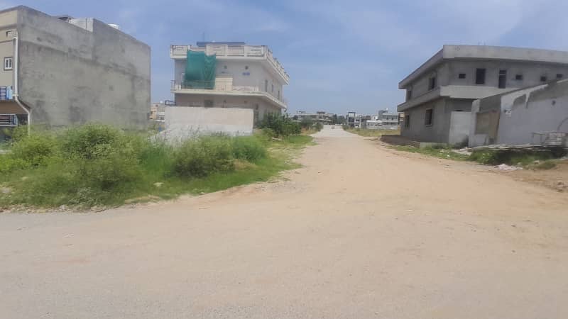 5 marla prime location plot on 80 feet road 0