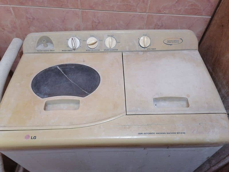 LG Semi-Automatic Washing Machine WP-8100 (scraped) 0