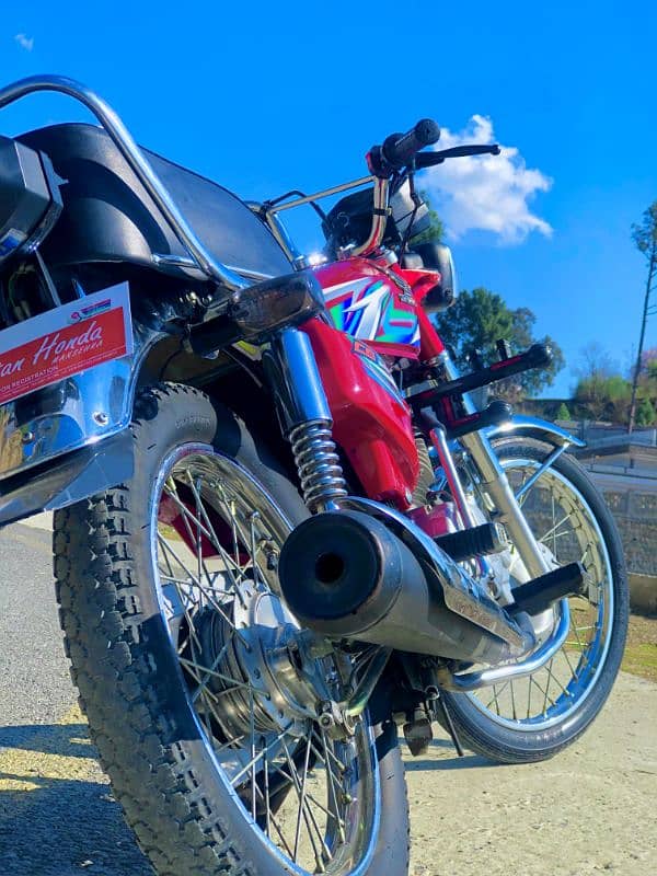Honda 125 2023 model 15000 km driven price 210000 1