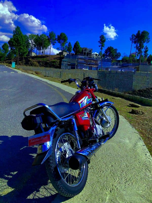 Honda 125 2023 model 15000 km driven price 210000 2