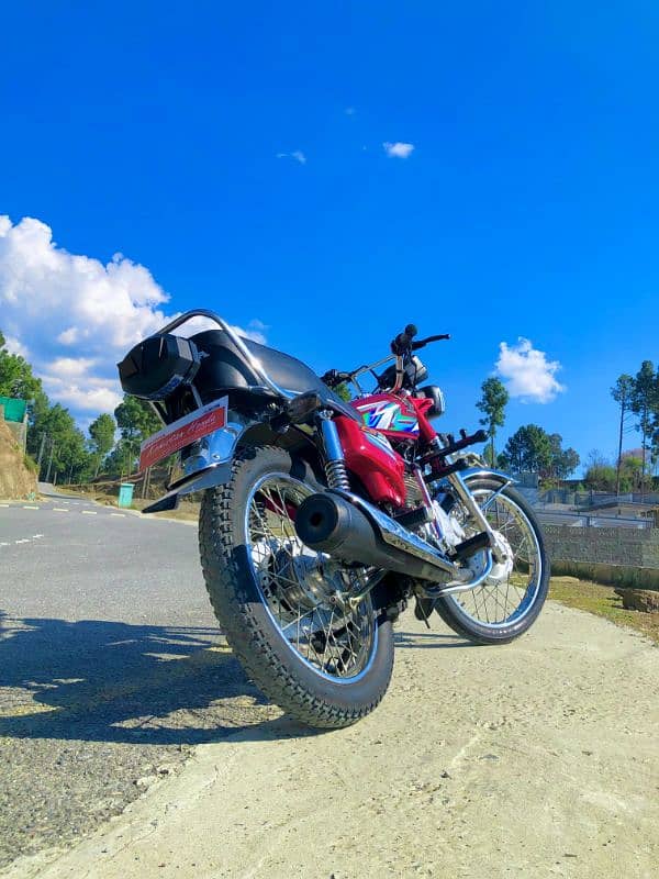 Honda 125 2023 model 15000 km driven price 210000 3