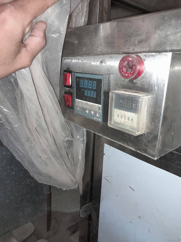 Selling Counter For urgent with auto Fryer 1