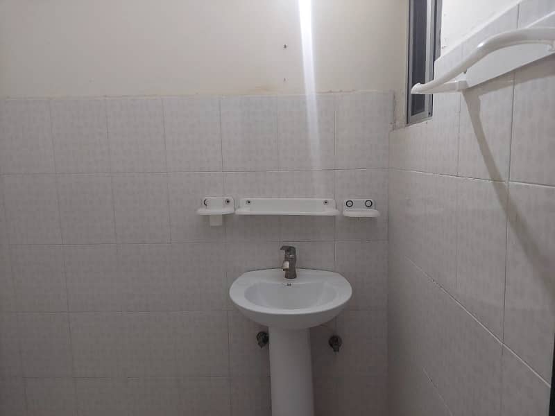 1 Bedroom Fully Furnished Flat For Sale In Block H-3 Johar Town Lahore 8