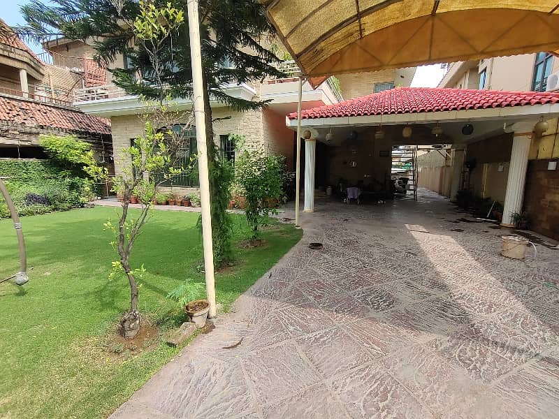 F-11 666 SQ Yard 5 Bed With 2 Knal Extra Land Main Location Full House Available For Rent 6