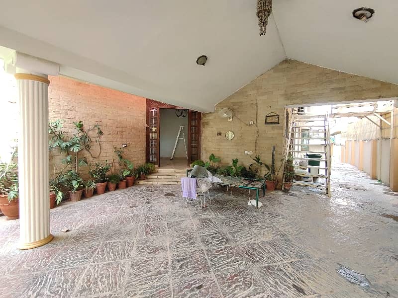 F-11 666 SQ Yard 5 Bed With 2 Knal Extra Land Main Location Full House Available For Rent 8