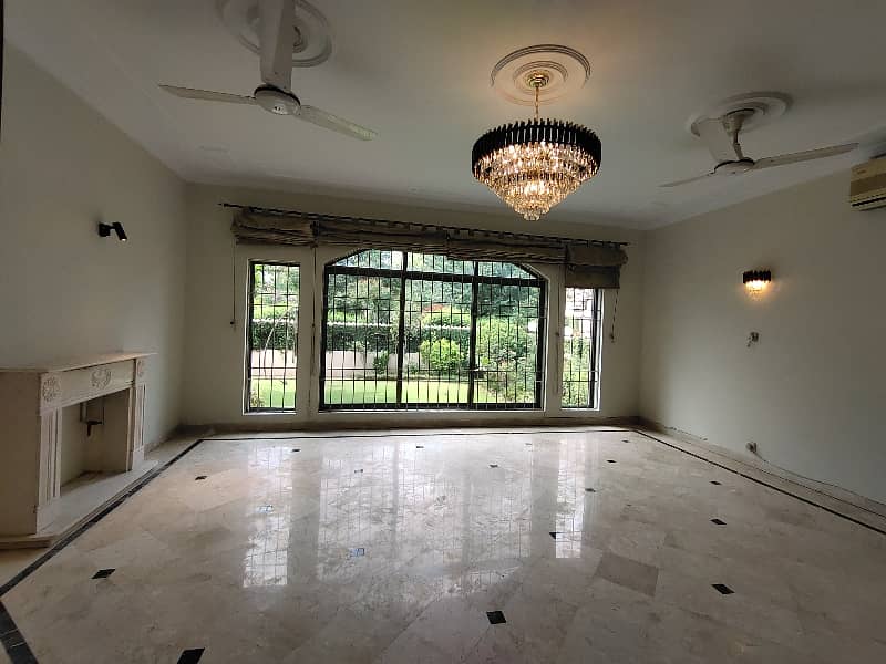 F-11 666 SQ Yard 5 Bed With 2 Knal Extra Land Main Location Full House Available For Rent 11