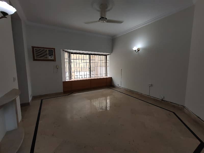 F-11 666 SQ Yard 5 Bed With 2 Knal Extra Land Main Location Full House Available For Rent 21