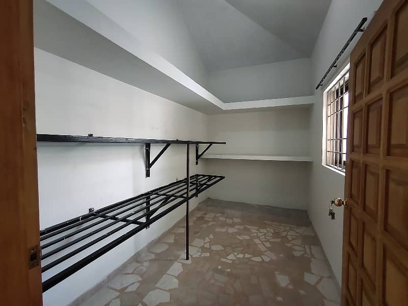 F-11 666 SQ Yard 5 Bed With 2 Knal Extra Land Main Location Full House Available For Rent 28